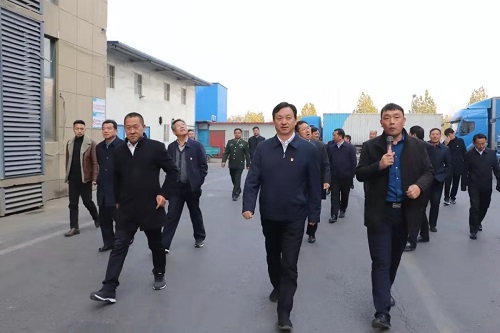 林鸿嘉对建设区域快递物流中心到郑州调研1.jpg