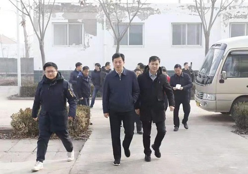 杭州耕德到西华县洽谈推进华为手机生产项目 林鸿嘉主持考察洽谈活动1.jpg