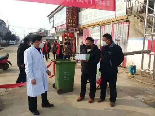 何景森：冲在奉母镇疫情战场最前线的战士1.jpg