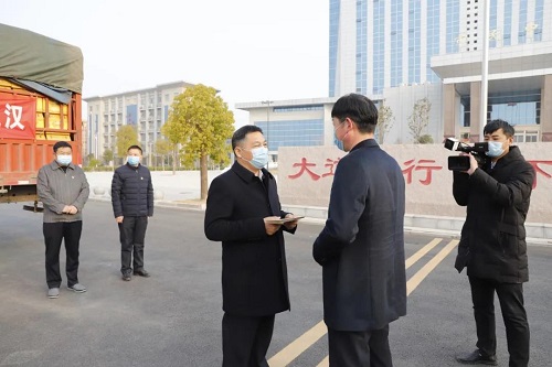 西华县举行向河南省援鄂医疗队捐赠物资发车仪式4.jpg 西华县举行向河南省援鄂医疗队捐赠物资发车仪式4.jpg