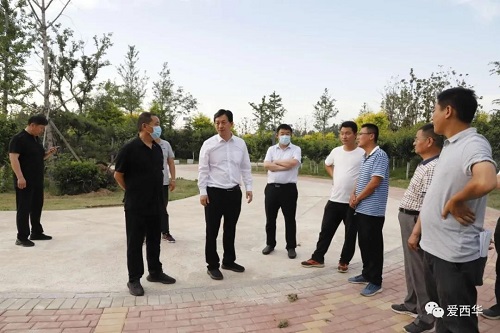 林鸿嘉到贾鲁河国家湿地公园等项目工地现场办公1.jpg