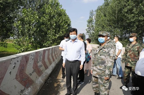 车晓辉到西华县巡查河道和防汛准备工作 林鸿嘉等陪同1.jpg